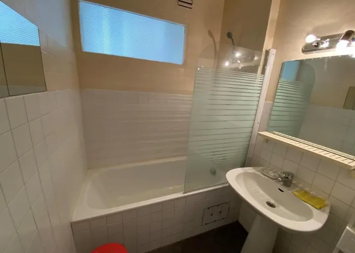 Apartamento En Bord De Pour 4 Personnes Avec Loggia A Argeles-sur-mer - Fr-1-837-55