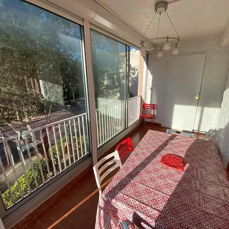 En Bord De Pour 4 Personnes Avec Loggia A - Fr-1-837-55