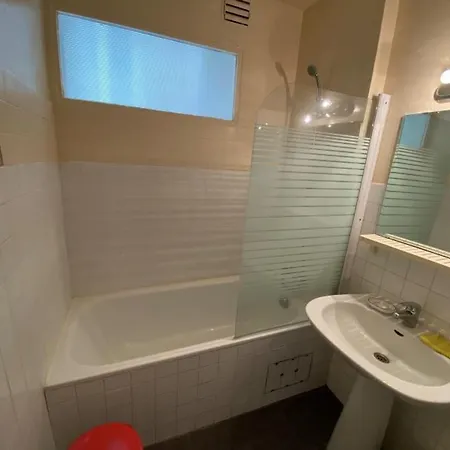 Διαμέρισμα En Bord De Pour 4 Personnes Avec Loggia A - Fr-1-837-55