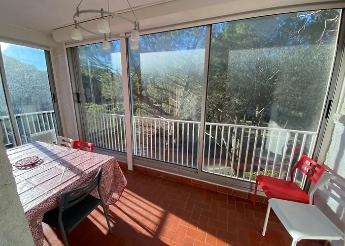En Bord De Pour 4 Personnes Avec Loggia A Argeles-sur-mer - Fr-1-837-55 *